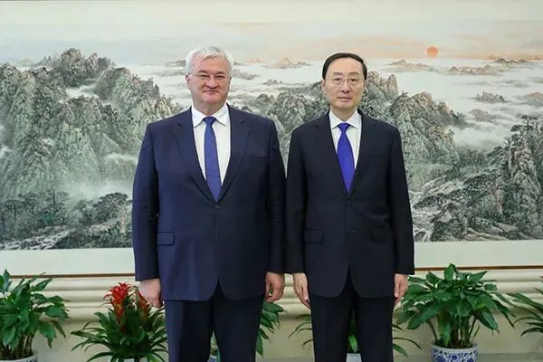 乌克兰第一副外长来华磋商,泽连斯基什么问题?