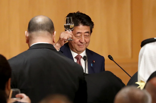 安倍母亲考虑让孙辈接管安倍政治遗产