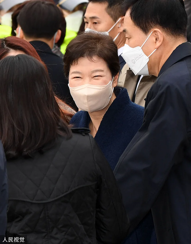 朴槿惠家门口变冷清：大批粉丝不见踪影 应援信箱被人拆除