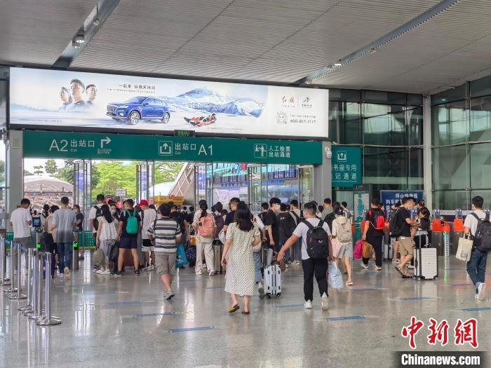 广铁集团实施新列车运行图 广州至潮汕加开动车组14趟
