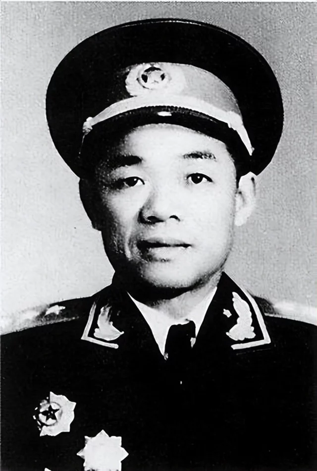 1967年，韩先楚在武汉东湖宾馆开枪打鸟，没想到毛主席就住在隔壁