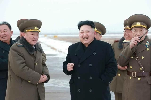 金正恩一出手便是王炸!不到24小时试射4枚导弹!让美韩不敢造次