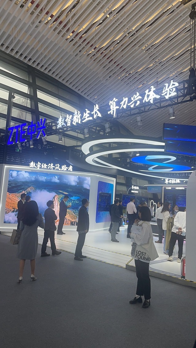 世界互联网大会乌镇峰会开幕，展会现场刮起深圳“科技旋风”